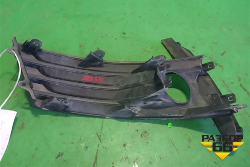 Накладка ПТФ правая (после 2016г) (8148102630) для Toyota Corolla (E18) с 2012-2019г