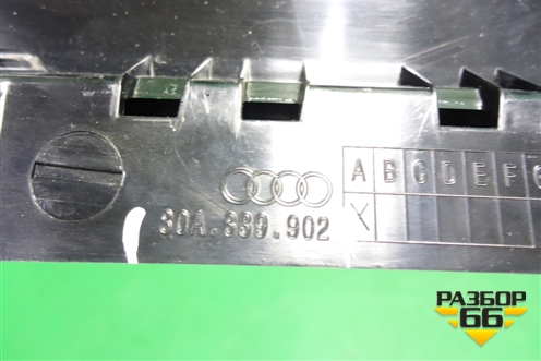 Накладка двери задней правой (80A839902) для Audi Q5 с 2017г