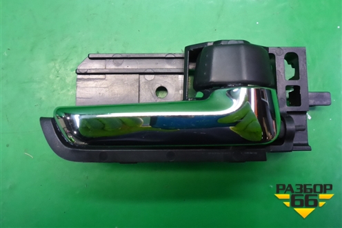 Ручка внутренняя двери передней правой для Suzuki SX4 с 2006-2013г