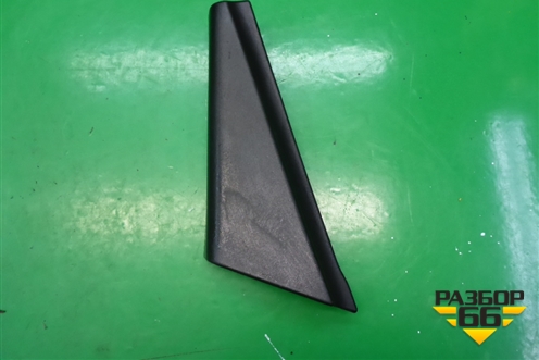 Накладка двери передней левой уголок (8479079J00) для Suzuki SX4 с 2006-2013г