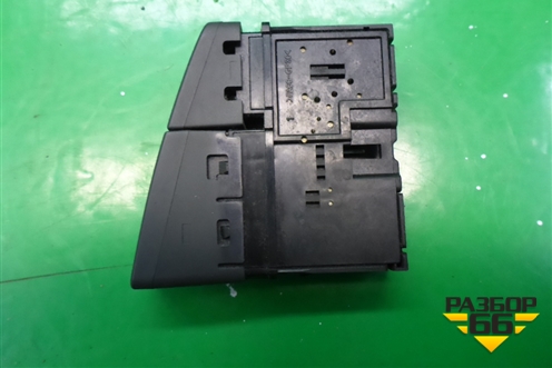 Кнопка аварийной сигнализации для Suzuki SX4 с 2006-2013г
