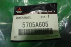 Уплотнитель стекла двери передней левой (новый) (5705A605) для Mitsubishi Outlander с 2012-2024г