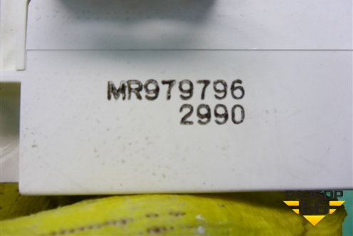 Часы (MR979796) для Mitsubishi Outlander с 2002-2009г