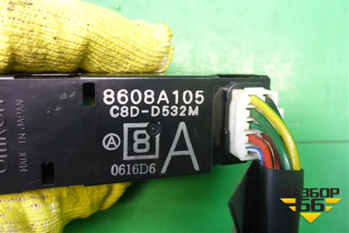 Кнопка стеклоподъёмника (передняя правая) (8608A105) для Mitsubishi Outlander с 2002-2009г