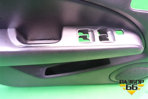 Обшивка двери передней левой под электрику (MR456049) для Mitsubishi Outlander с 2002-2009г