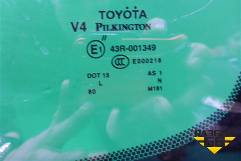 Стекло лобовое (под панорамную крышу) для Toyota Venza с 2008-2017г