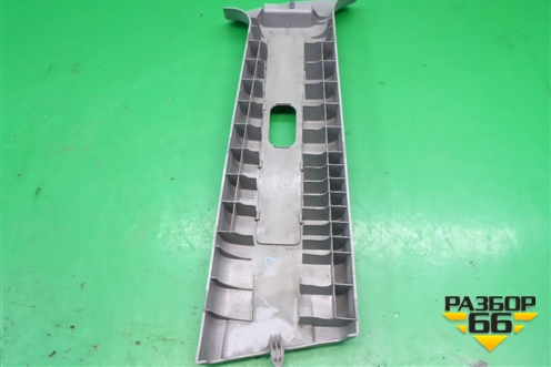 Обшивка стойки центральная верхняя левая (MR456025) для Mitsubishi Outlander с 2002-2009г