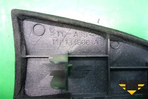 Накладка на торпедо (MN134800) для Mitsubishi Outlander с 2002-2009г