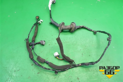 Проводка двери передней правой (8512A370) для Mitsubishi Outlander с 2002-2009г