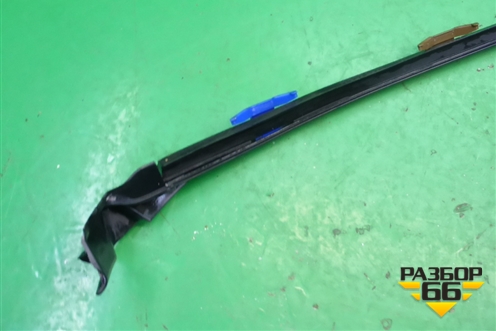 Молдинг лобового стекла левый (MR574915) для Mitsubishi Outlander с 2002-2009г