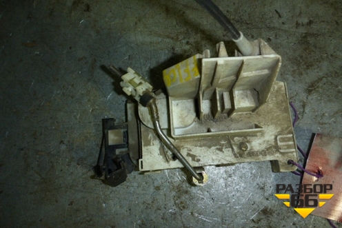 Замок двери задней правой (седан) (XS41A26412AG) для Ford Focus 1 с 1998-2004г