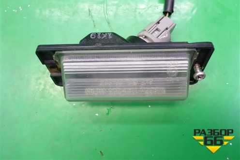 Фонарь подсветки номера для Mitsubishi Outlander с 2002-2009г