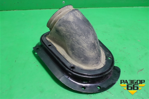 Кожух рулевой колонки (нижний на пол) (MR493830) для Mitsubishi Lancer-9  с 2003-2008г