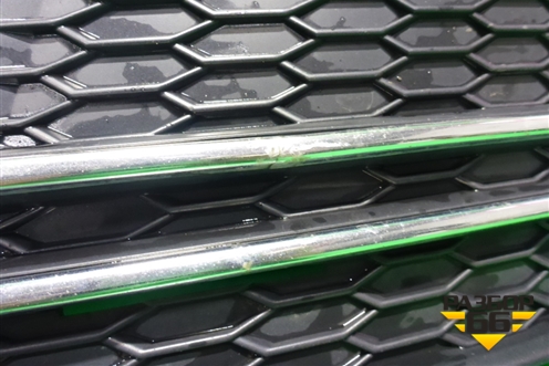 Решетка в передний бампер левая (S-Line) (8W0807681F) для Audi A4 (В9) с 2015г