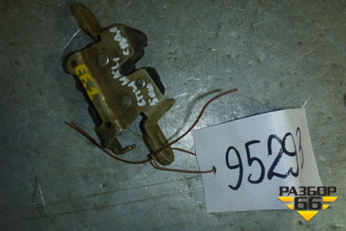 Замок спинки заднего сиденья (1M51F613D61AA) для Ford Focus 1 с 1998-2004г