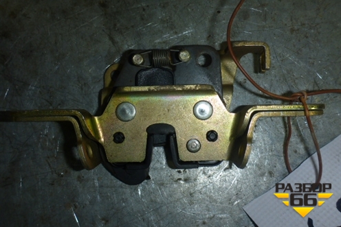 Замок спинки заднего сиденья (1M51F613D61AA) для Ford Focus 1 с 1998-2004г