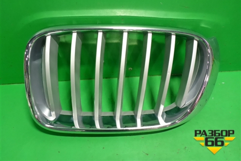 Решетка радиатора левая (до 2014г) (51117210725) для BMW X3 F25 с 2010-2017г