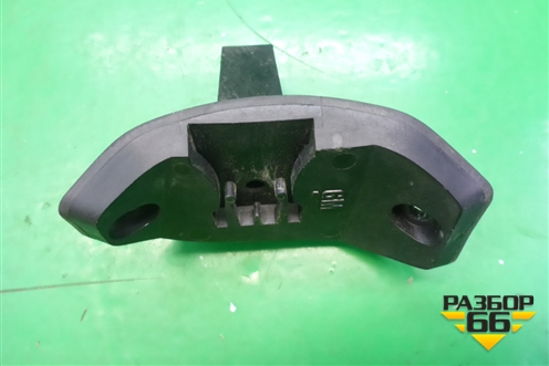 Кронштейн активатора лючка бензобака (13111599) для Opel Corsa D с 2006-2014г