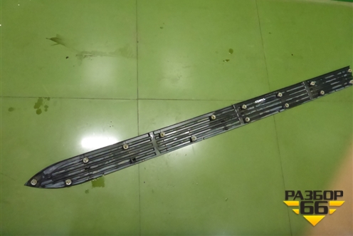 Накладка подножки левой (5177260140) для Lexus LX-570 с 2007-2015г