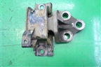 Опора КПП левая (1.3л Z13DTJ МКПП) для Opel Corsa D с 2006-2014г