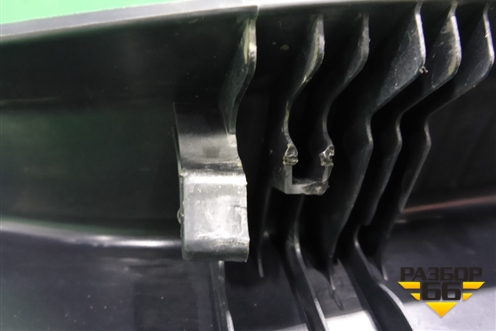 Обшивка багажника на заднюю панель (5838706270) для Toyota Camry V70 с 2017г