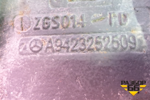Кронштейн реактивной тяги правый  (A9423252509) для Mercedes Benz  TRUCK Axor 2 с 2004г