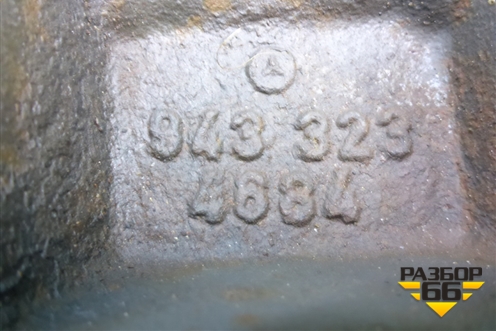 Кронштейн переднего стабилизатора  (левый) (9433234684) для Mercedes Benz  TRUCK Axor 2 с 2004г
