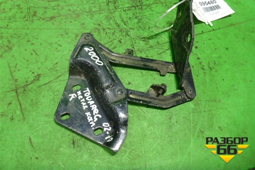 Петля капота правая (7L6823302B) для Volkswagen Touareg c 2002-2010г