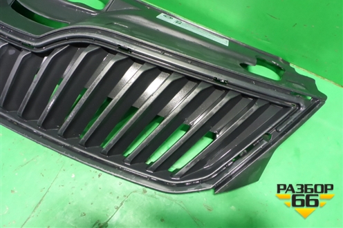 Решетка радиатора (5JA853668) для Skoda Rapid с 2013г