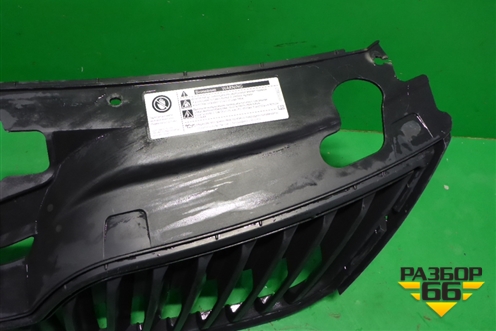 Решетка радиатора (5JA853668) для Skoda Rapid с 2013г