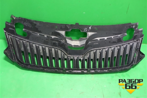 Решетка радиатора (5JA853668) для Skoda Rapid с 2013г