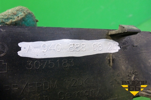Решетка в капот левая  (нижняя) (A9408880823) для Mercedes Benz  TRUCK Axor 2 с 2004г