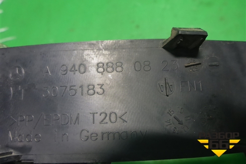 Решетка в капот левая  (нижняя) (A9408880823) для Mercedes Benz  TRUCK Axor 2 с 2004г