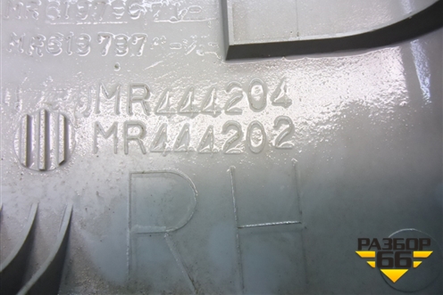 Обшивка стойки центральная верхняя правая (MR444204) для Mitsubishi Lancer-9  с 2003-2008г