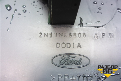 Держатель задней полки правый (2N11N46808) для Ford Fusion с 2002г