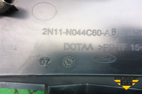 Накладка на торпедо (боковая левая) (2N11H044C60AB) для Ford Fusion с 2002г