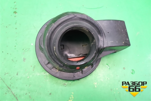 Лючок бензобака (2S61A27936AK) для Ford Fusion с 2002г