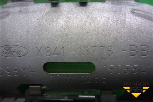 Плафон салонный центральный (XS4113776BB) для Ford Fusion с 2002г