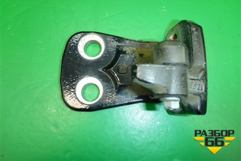 Петля двери задней левой нижняя для Land Rover Discovery 3 с 2004-2009г