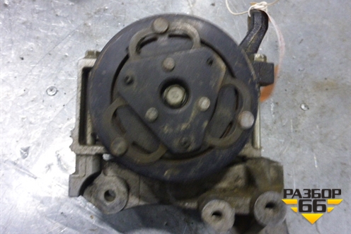 Компрессор кондиционера (с кронштейном) (73111FG001) для Subaru Forester (SH5) с 2008-2012г