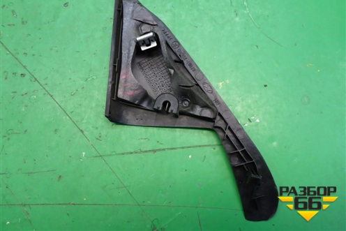 Накладка двери передней правой уголок (876612D000) для Hyundai Elantra 3 (XD) с 2000-2010г