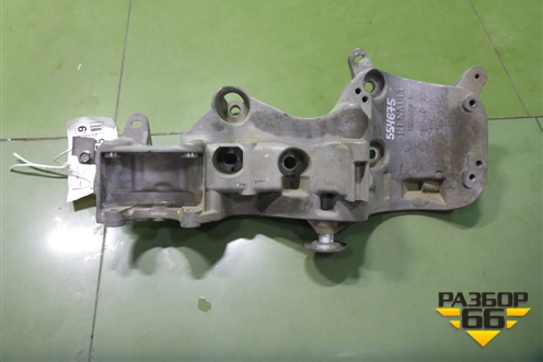 Кронштейн генератора (1.6л K4MA) (688304373R) для Nissan Almera G15 с 2012г