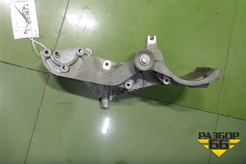 Кронштейн генератора (1.6л K4MA) (688304373R) для Nissan Almera G15 с 2012г