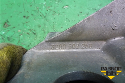 Кронштейн впускного коллектора (1.6л K4MA) (8200503258) для Nissan Almera G15 с 2012г