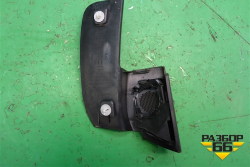Накладка двери передней правой уголок (BM5118C862A) для Ford Focus 3 с 2011г