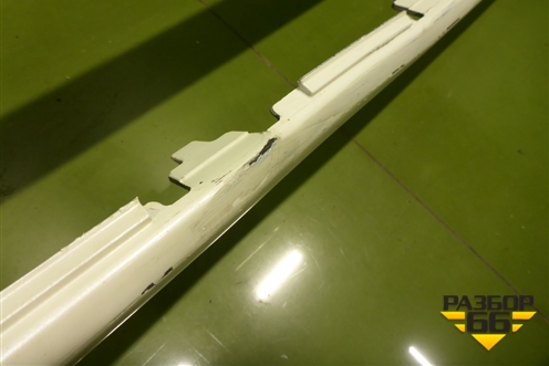 Накладка на порог наружная правая на подножку (5177360160) для Toyota Land Cruiser (200) с 2008г