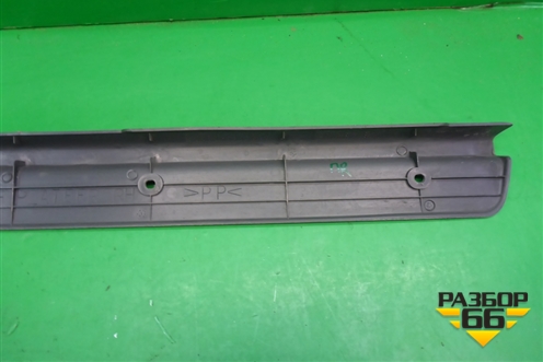 Накладка порога внутренняя переднего правого (MR227572) для Mitsubishi Pajero Sport с 1996-2008г