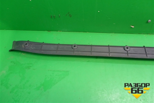 Обшивка багажника на заднюю панель (MR227564) для Mitsubishi Pajero Sport с 1996-2008г