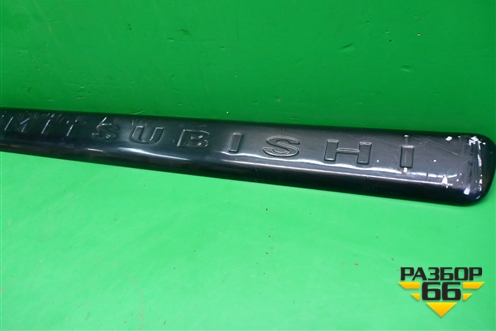 Накладка двери передней правой (MR452930) для Mitsubishi Pajero Sport с 1996-2008г