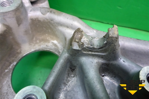 Кронштейн генератора (3.0л 6G72) (MD316438) для Mitsubishi Pajero Sport с 1996-2008г